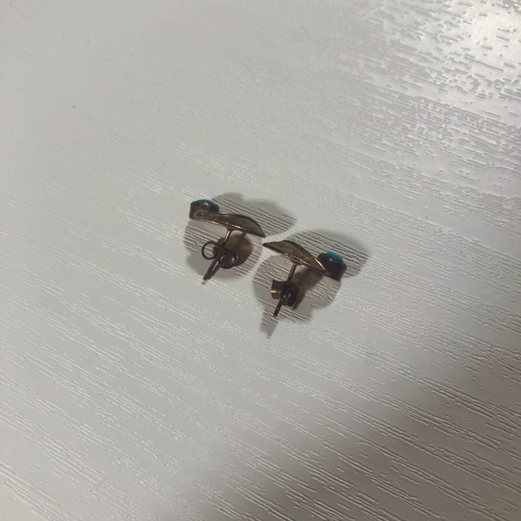 Vintage Indigenous Silver Tone Faux Turquoise Leaf Shaped Nature Earrings - Picture 7 of 8